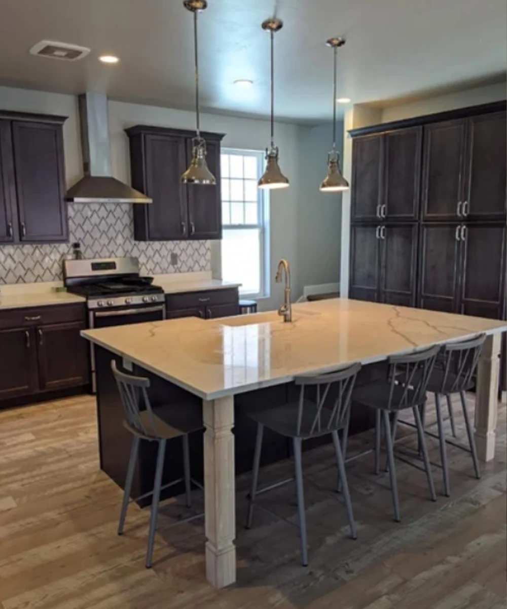 We transform your house into a modern and functional space, focusing on optimizing the layout, incorporating new finishes, and designing a custom solution to meet your needs.